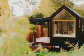 Libelle - NEW - Secluded Luxury with WATER VIEWS and wildlife, on 3 private acres IN Daylesford